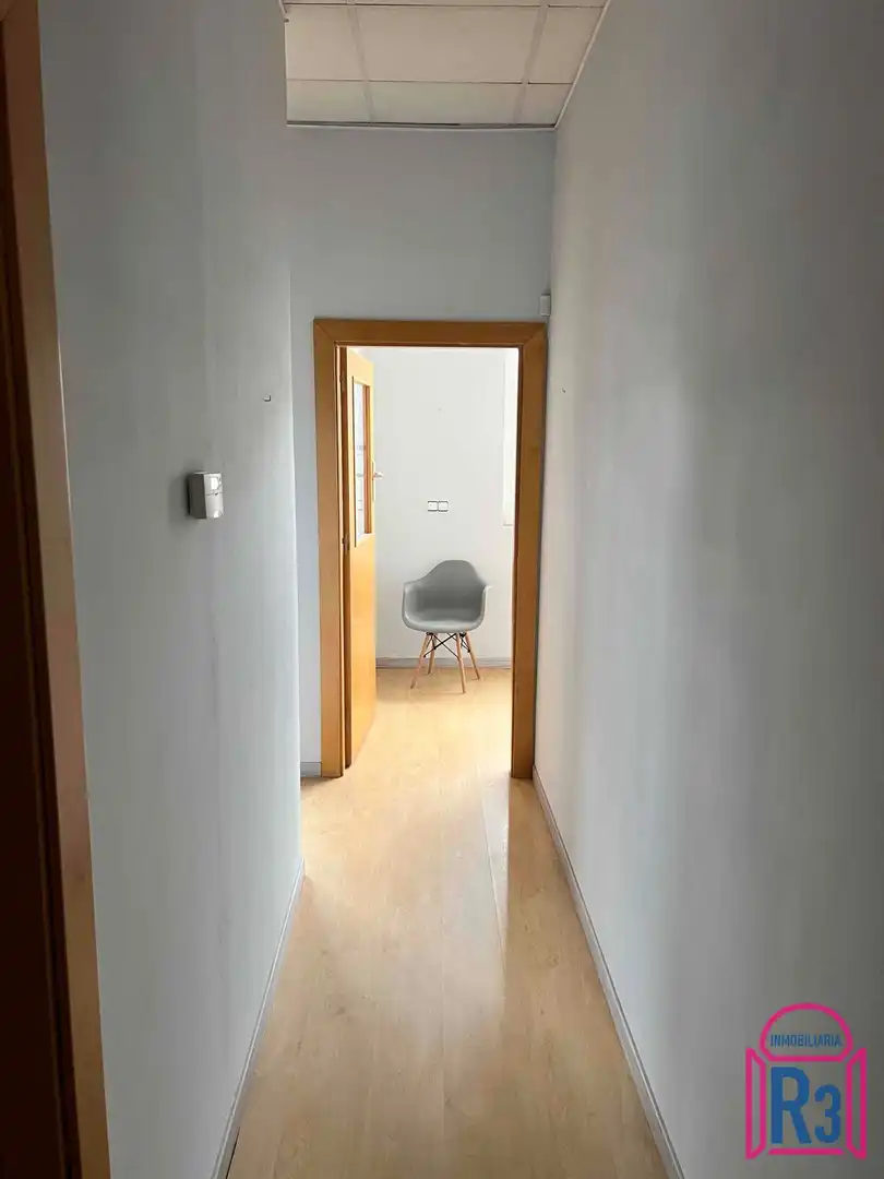 Geschaftsraum zur Miete in León Capital 