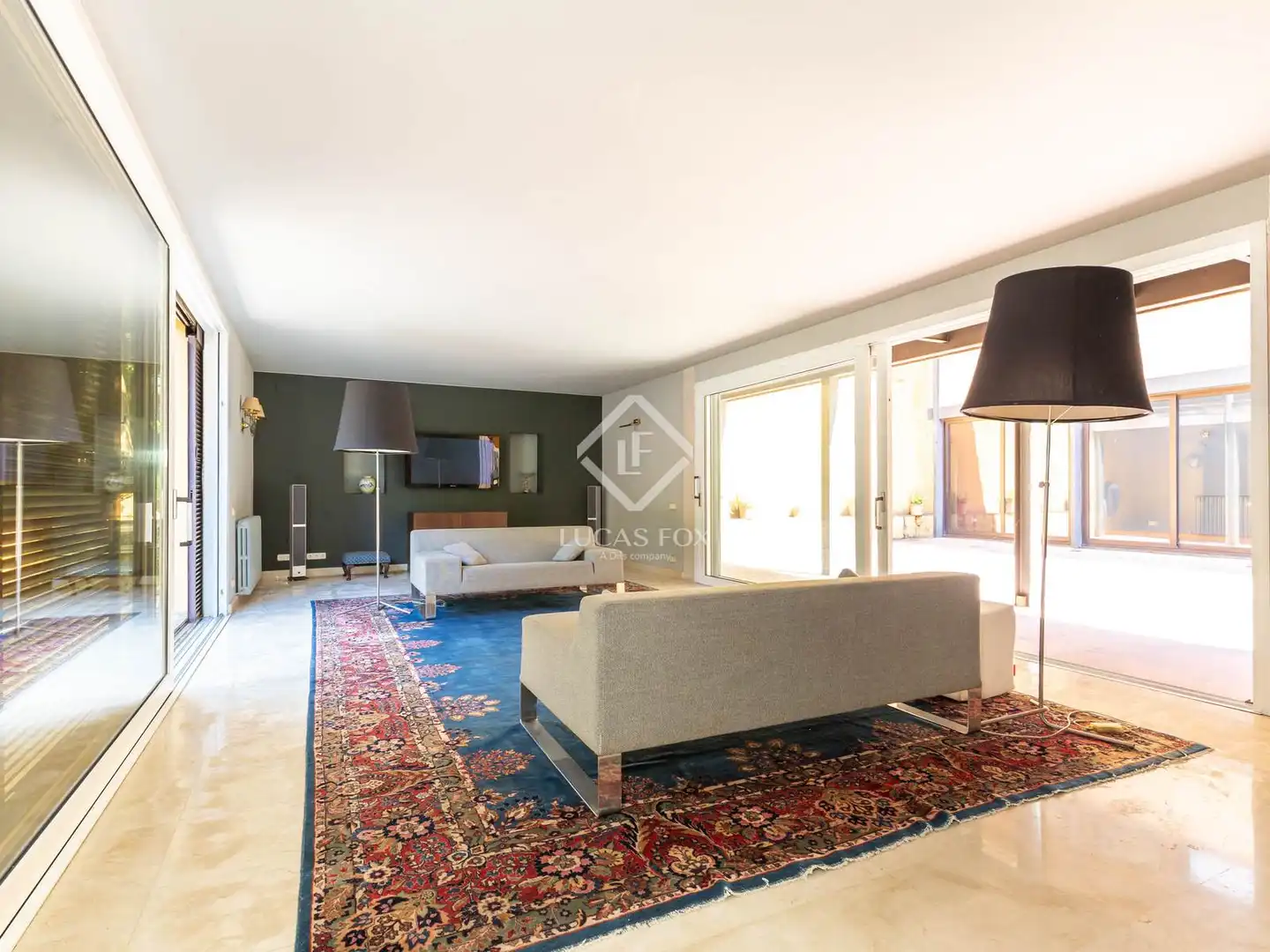 Living room of Houses for sale in Esplugues de Llobregat  with Air Conditioner, Heating and Private garden