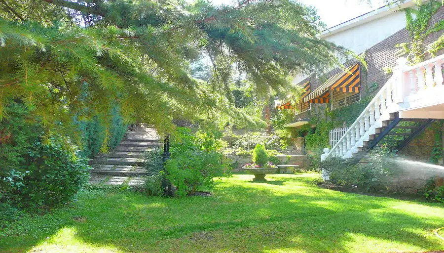 Jardí de Casa o xalet en venda en Torrelodones amb Aire condicionat, Calefacció i Jardí privat