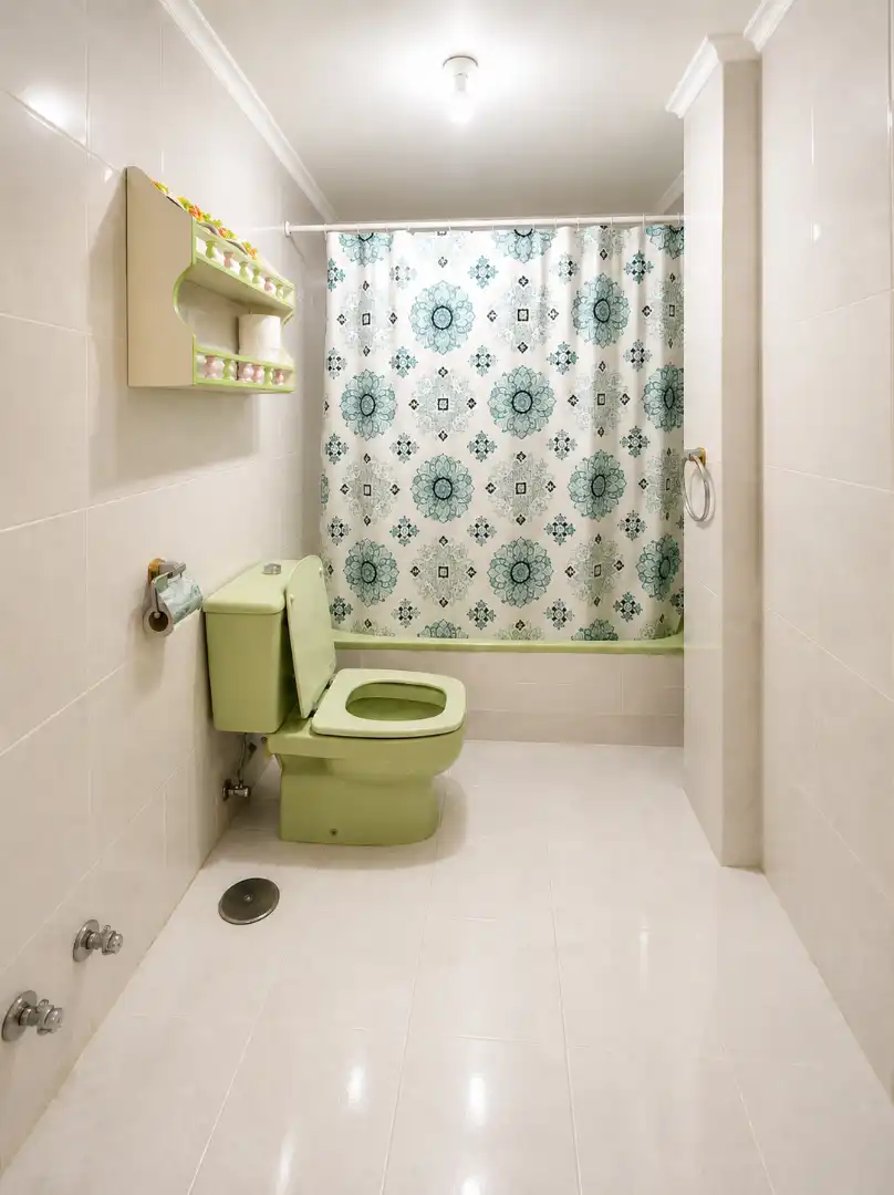 Baño de Piso de alquiler en Santander con Calefacción, Trastero y Amueblado