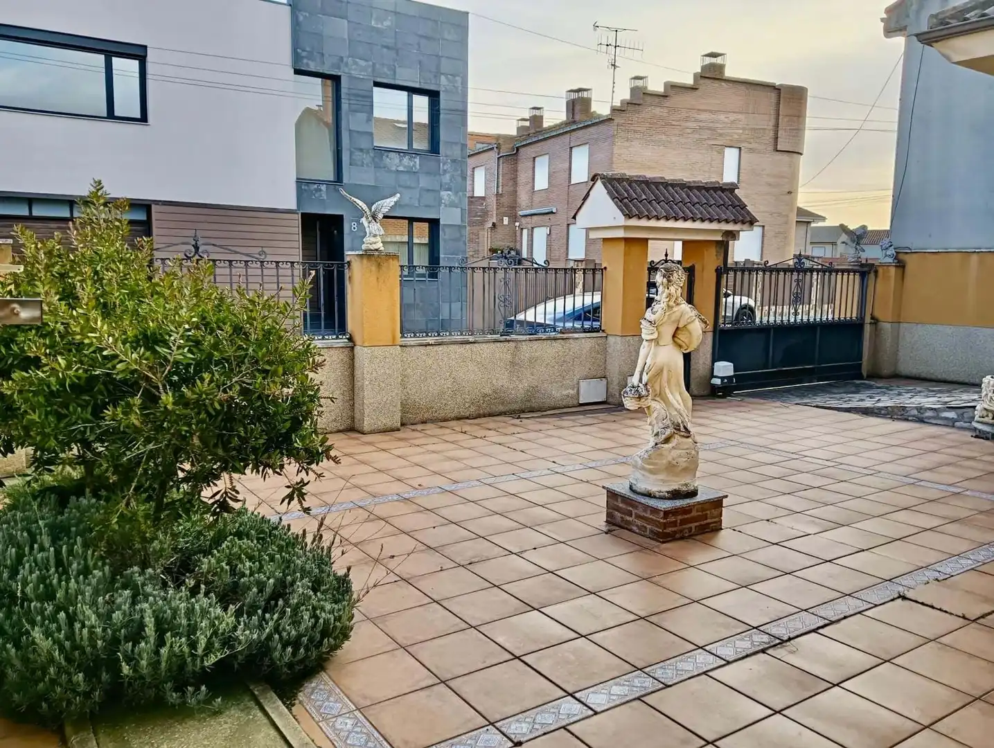Vista exterior de Casa o chalet en venta en Soto de la Vega con Calefacción y Terraza