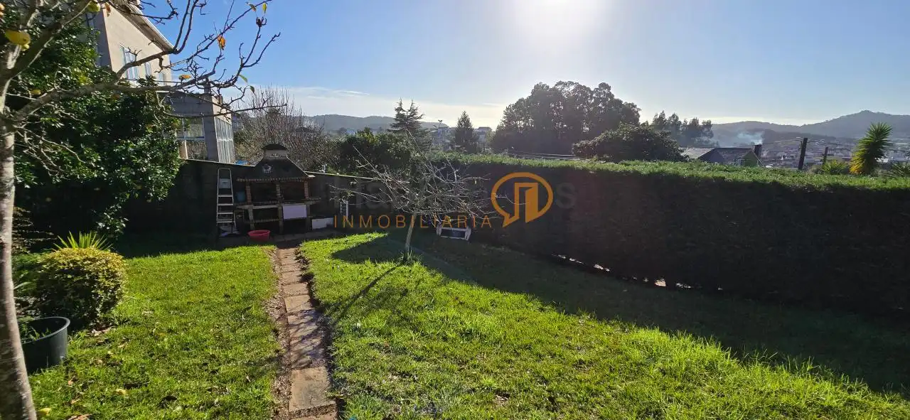 Casa o xalet en venda en Vilagarcía de Arousa amb Calefacció, Jardí privat i Terrassa