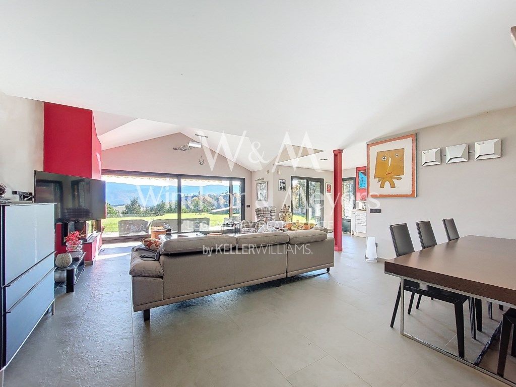 Sala d'estar de Casa o xalet en venda en Montferrer i Castellbò amb Calefacció, Moblat i Forn