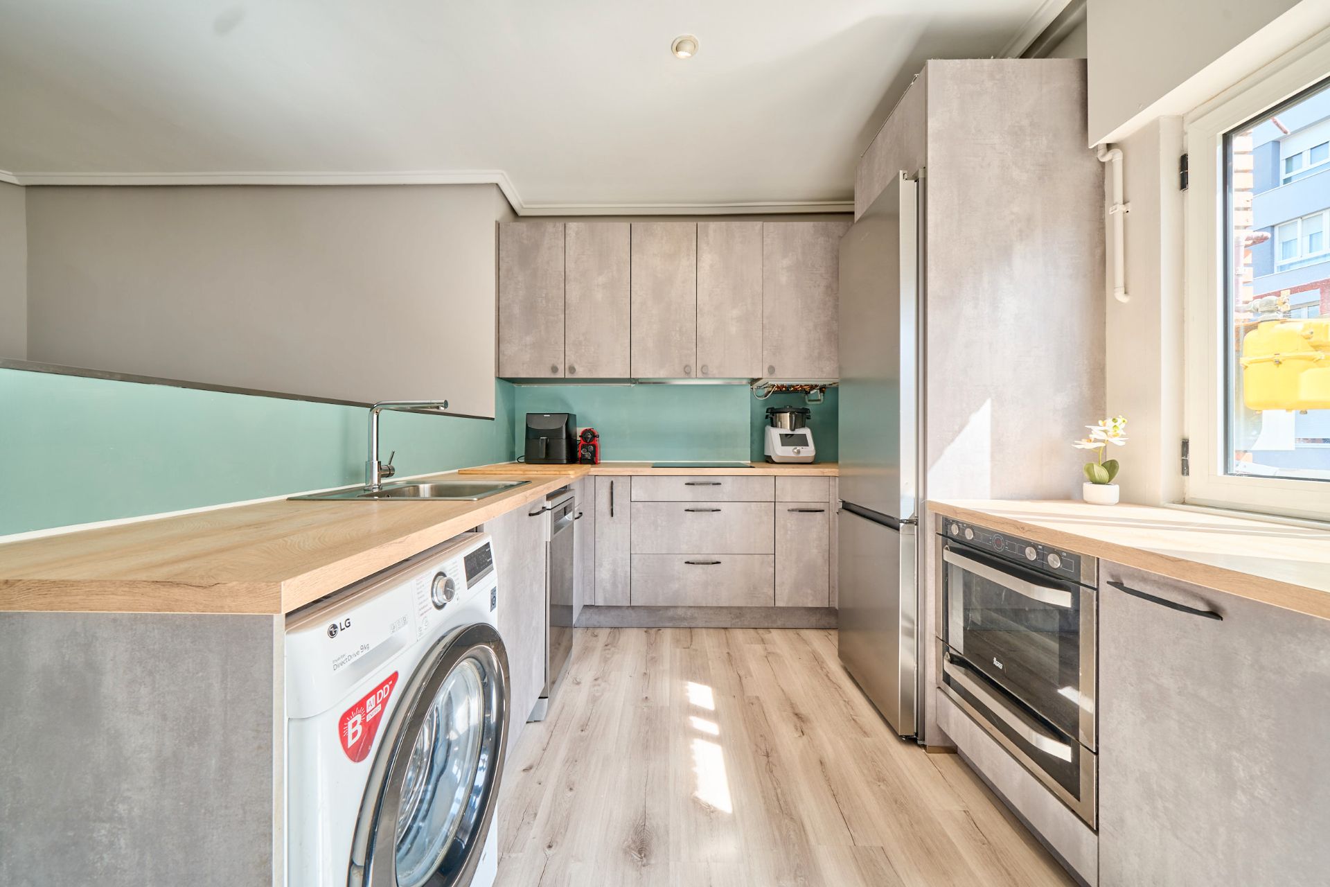 Cocina de Piso en venta en Vitoria - Gasteiz con Calefacción, Terraza y Trastero
