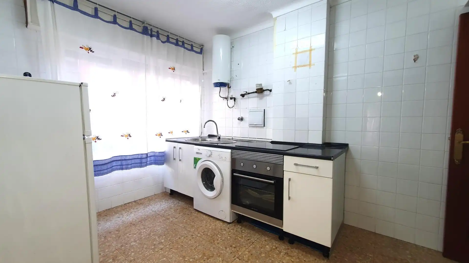 Kitchen of Flat for sale in Sestao   with Storage room and Balcony