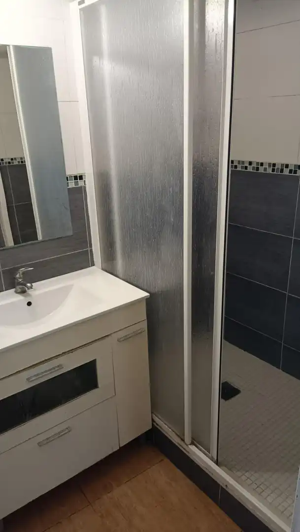 Badezimmer von Wohnung zur Miete in Centro