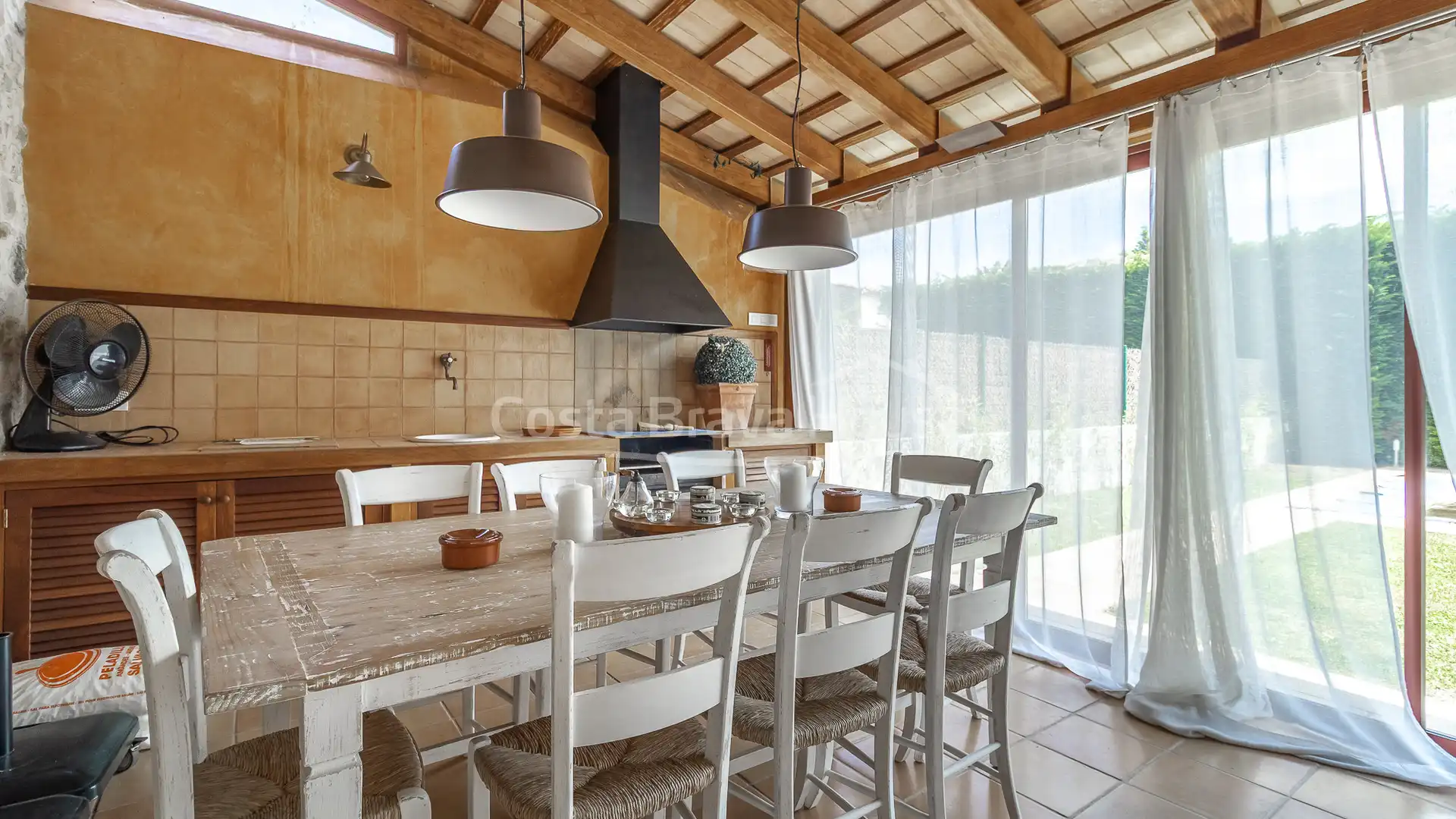 Cuina de Finca rústica en venda en Torrent (Girona) amb Aire condicionat, Calefacció i Jardí privat