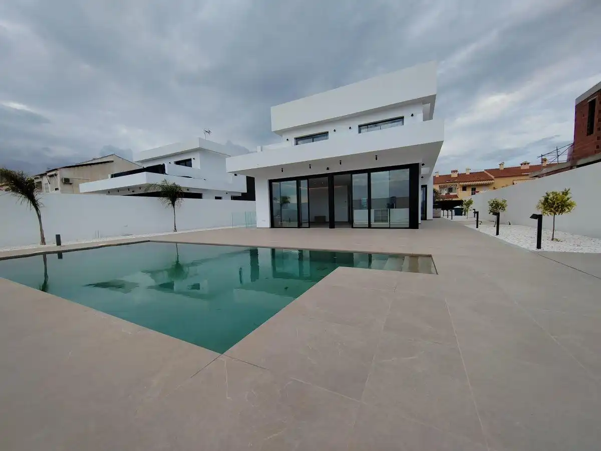 Piscina de Casa o chalet en venta en Sant Joan d'Alacant