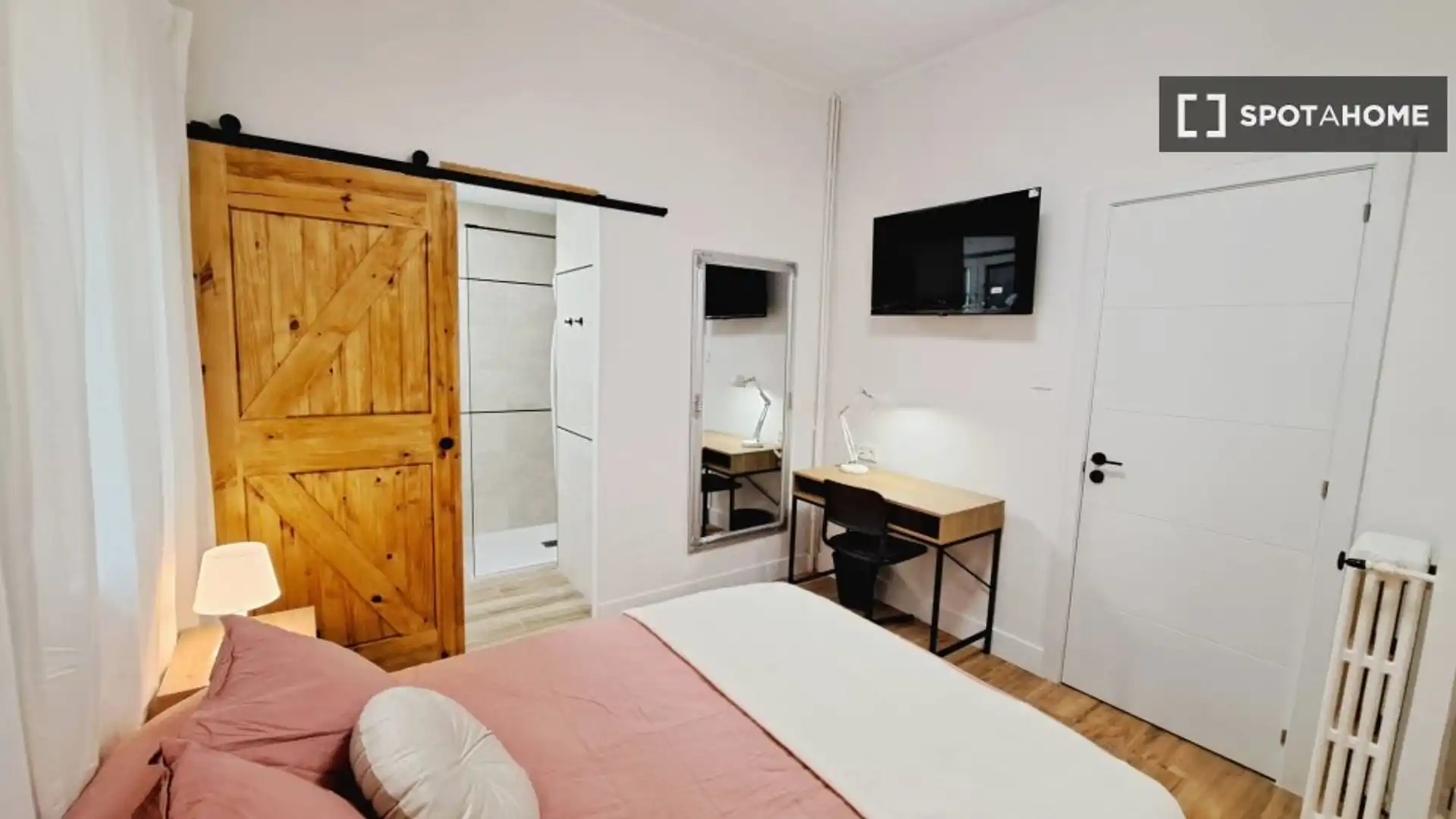 Dormitori de Pis per a compartir en  Zaragoza Capital amb Aire condicionat, Terrassa i Moblat