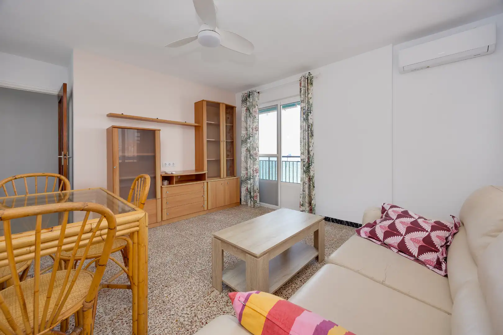 Dormitori de Pis en venda en Torrevieja amb Aire condicionat i Terrassa