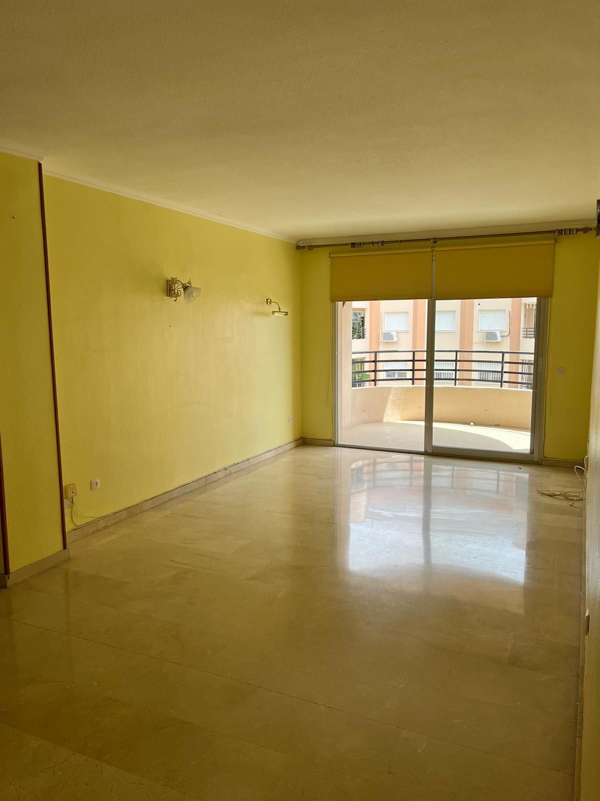 Dormitori de Apartament en venda en Marbella amb Aire condicionat, Calefacció i Terrassa