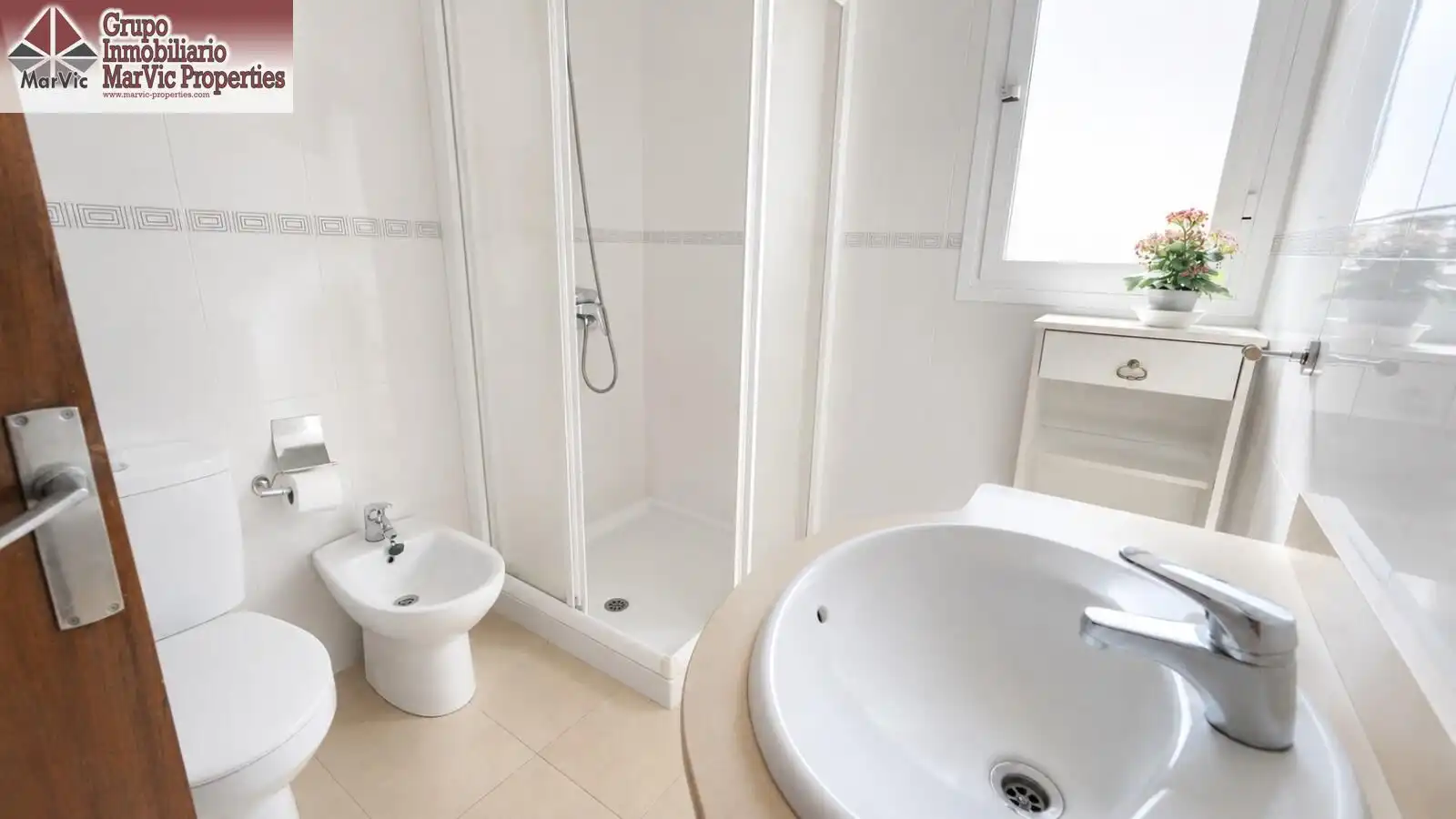 Baño de Ático en venta en Benidorm con Terraza y Amueblado
