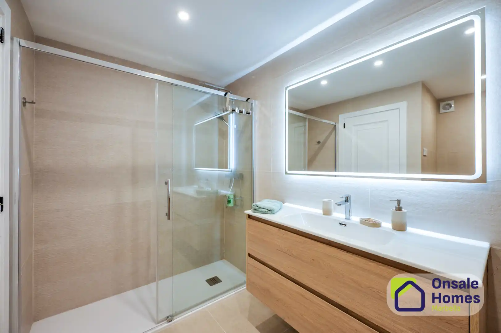 Flat for rent in Avenida Puerta del Mar, Playa Bajadilla - Puertos