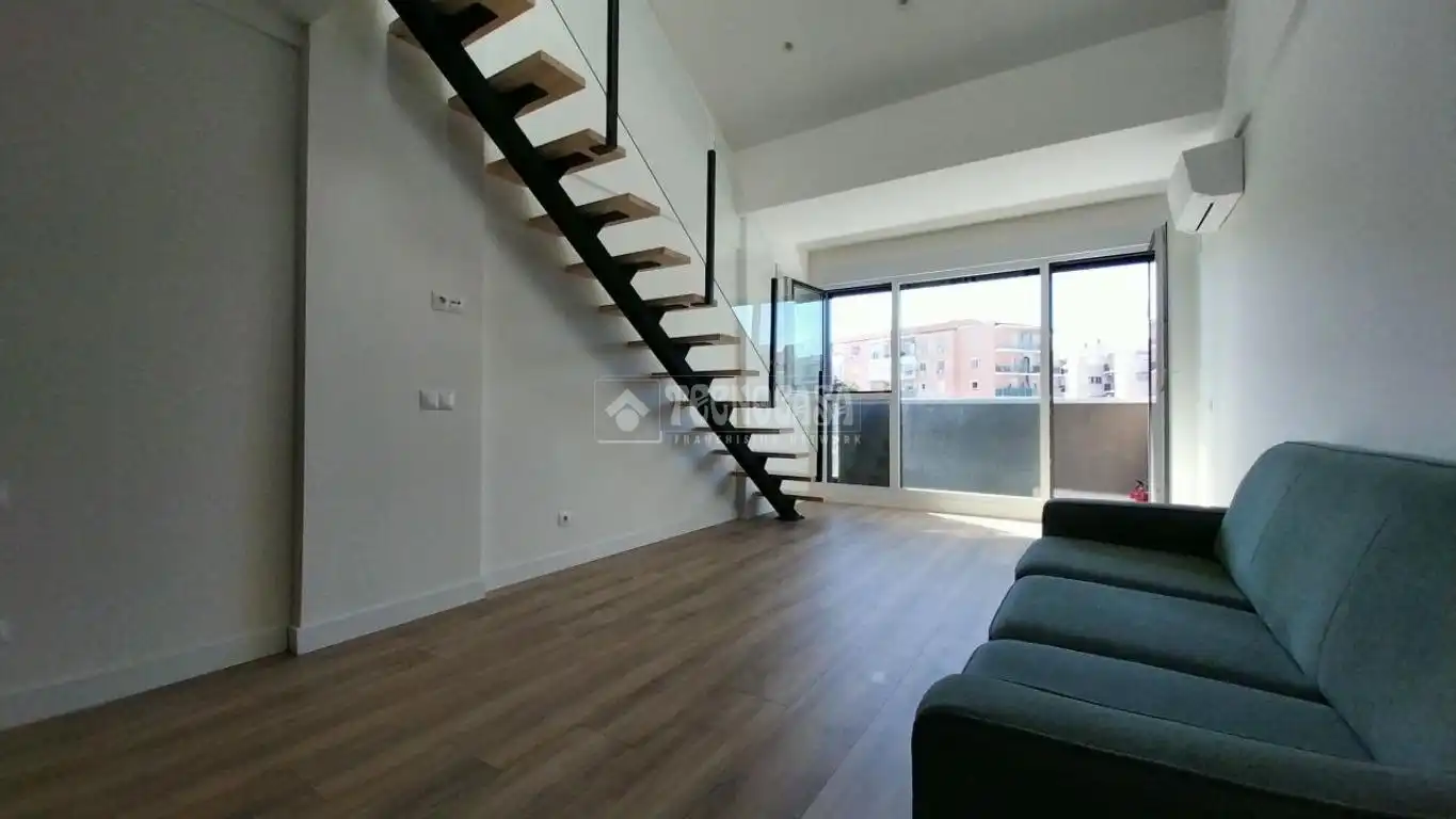 Living room of Duplexes for rent in San Sebastián de los Reyes  with Air Conditioner and Balcony