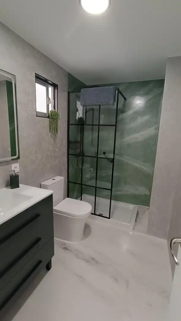 Bany de Apartament en venda en San Bartolomé de Tirajana amb Aire condicionat, Terrassa i Moblat