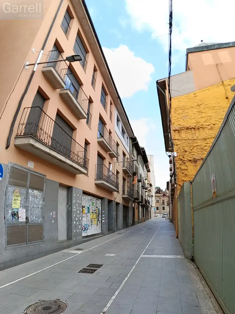 Außenansicht von Gebäude zum Verkauf in Manlleu