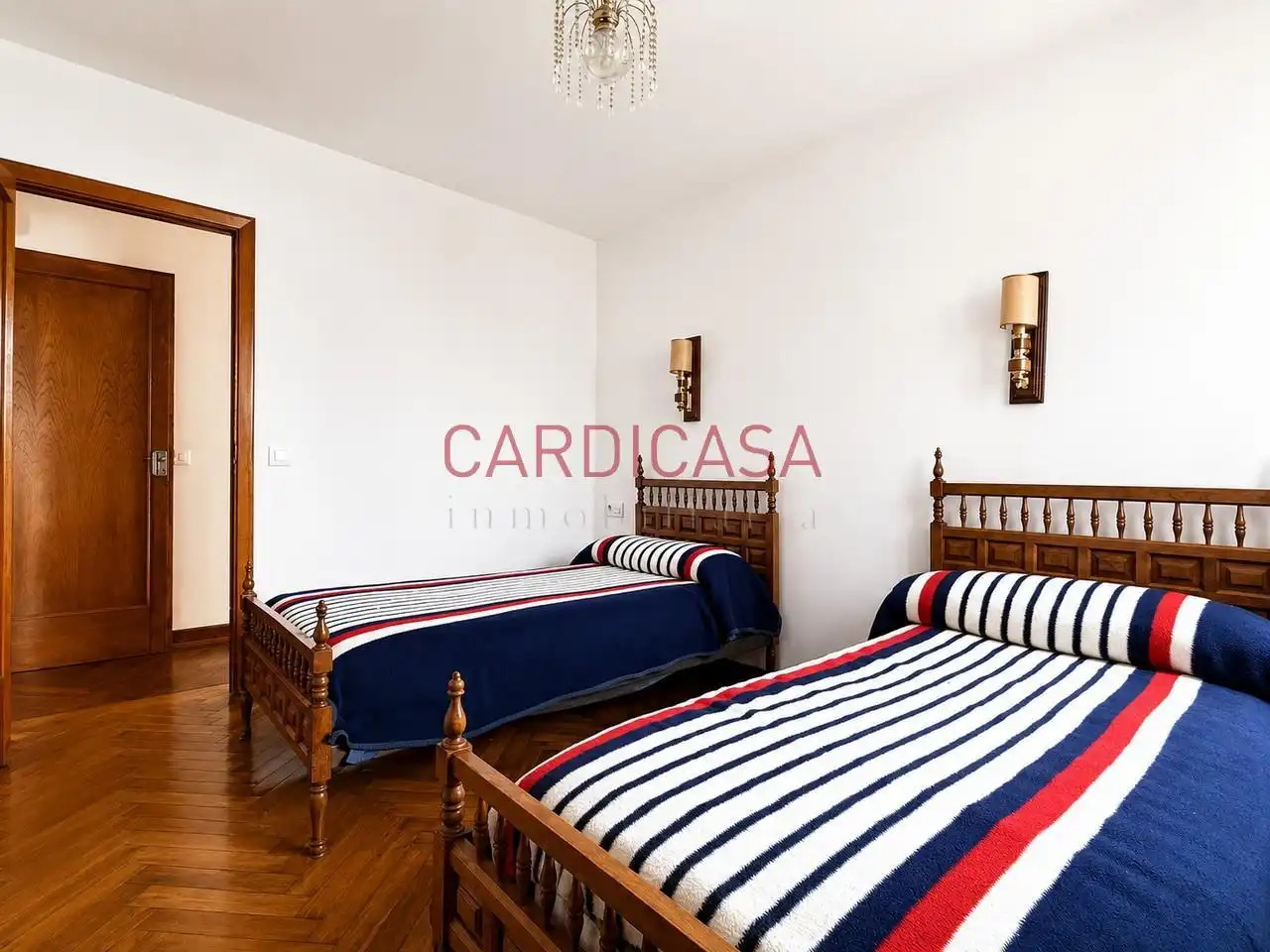 Habitación de Piso en venta en Vigo  con Calefacción, Parquet y Terraza