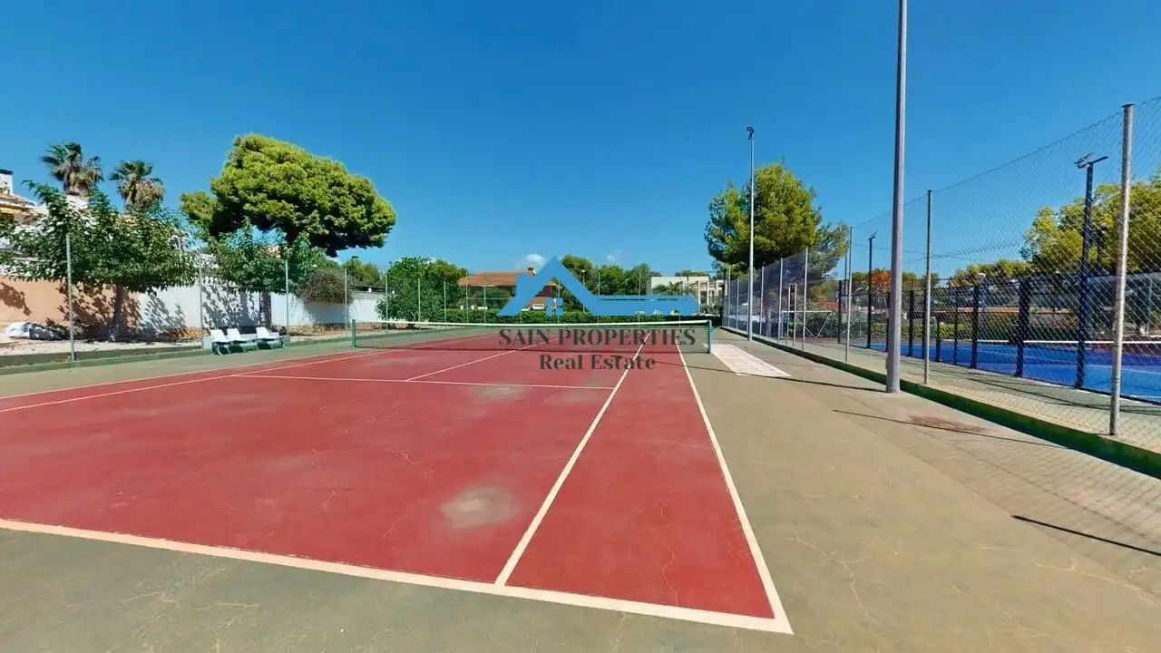 Casa aparellada amb terrassa en venda a Varadero, imagen 48