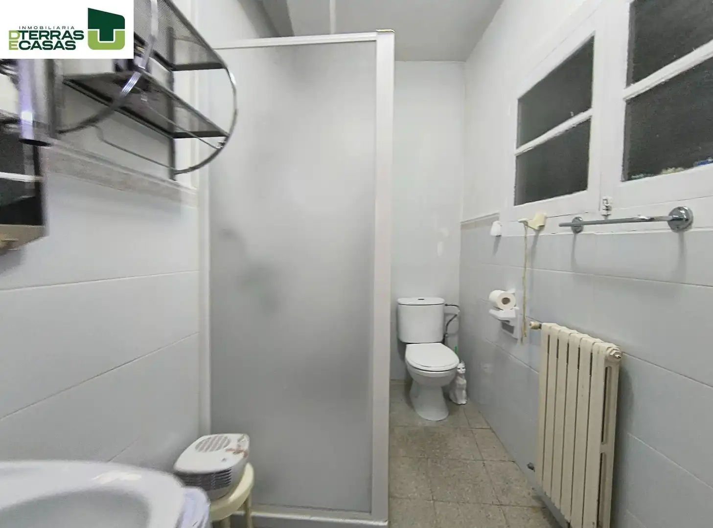 Bany de Casa o xalet en venda en Pontevedra Capital  amb Terrassa, Traster i Moblat