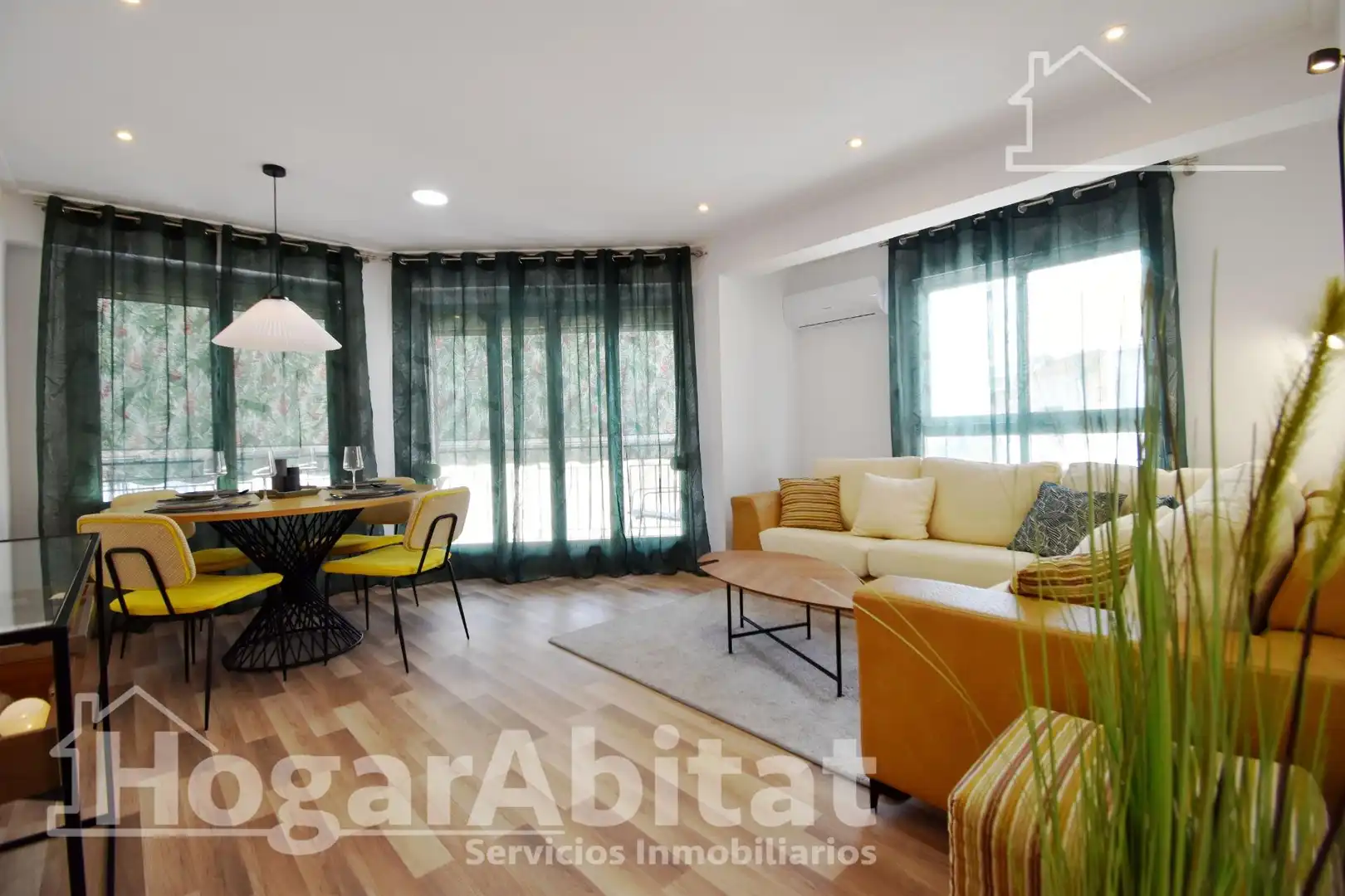 Living room of Flat for sale in Cullera  with Air Conditioner, Terrace and Furnished