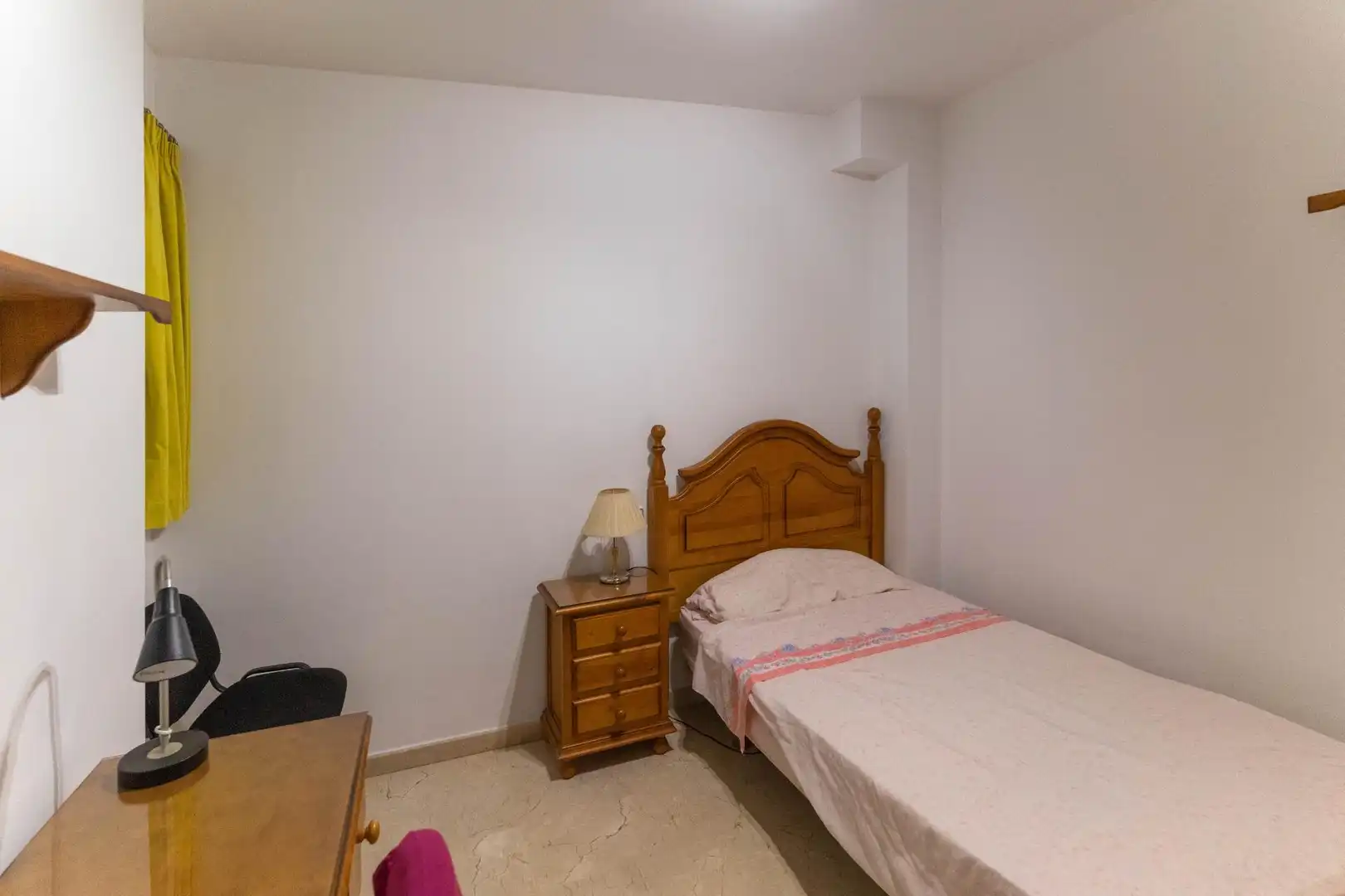 Habitación de Piso de alquiler en Alhaurín El Grande con Aire acondicionado, Calefacción y Amueblado
