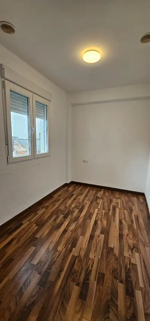 Habitación de Piso en venta en Maracena con Aire acondicionado, Amueblado y Balcón