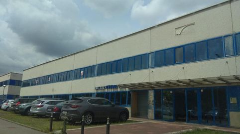 se vende o se alquila oficinas en Derio