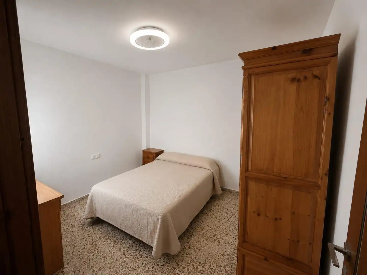 Bedroom of Apartments for rent in Almería