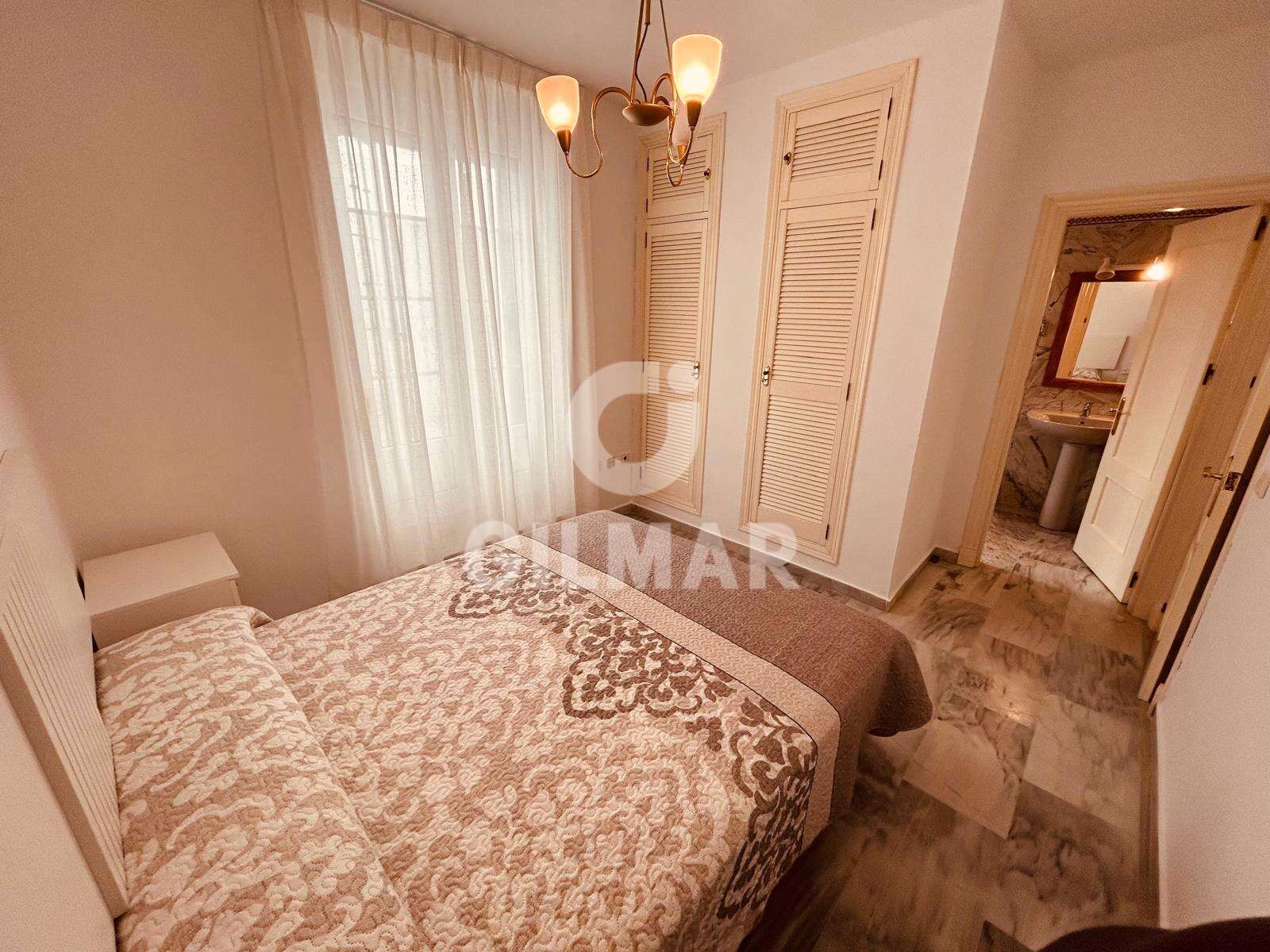 Habitación de Piso de alquiler en  Cádiz Capital con Amueblado