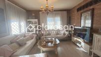 Sala d'estar de Casa o xalet en venda en Alhaurín El Grande amb Aire condicionat