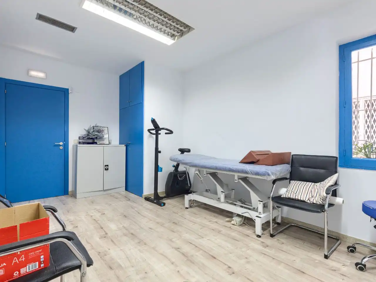 Commercial properties for rent in Madrid  with Air Conditioner, Heating and Furnished