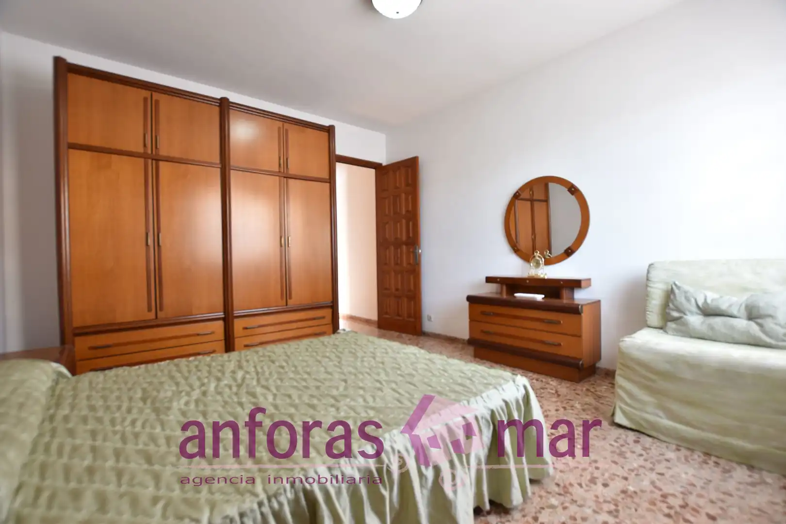 Habitación de Piso en venta en Torredembarra con Calefacción, Terraza y Amueblado