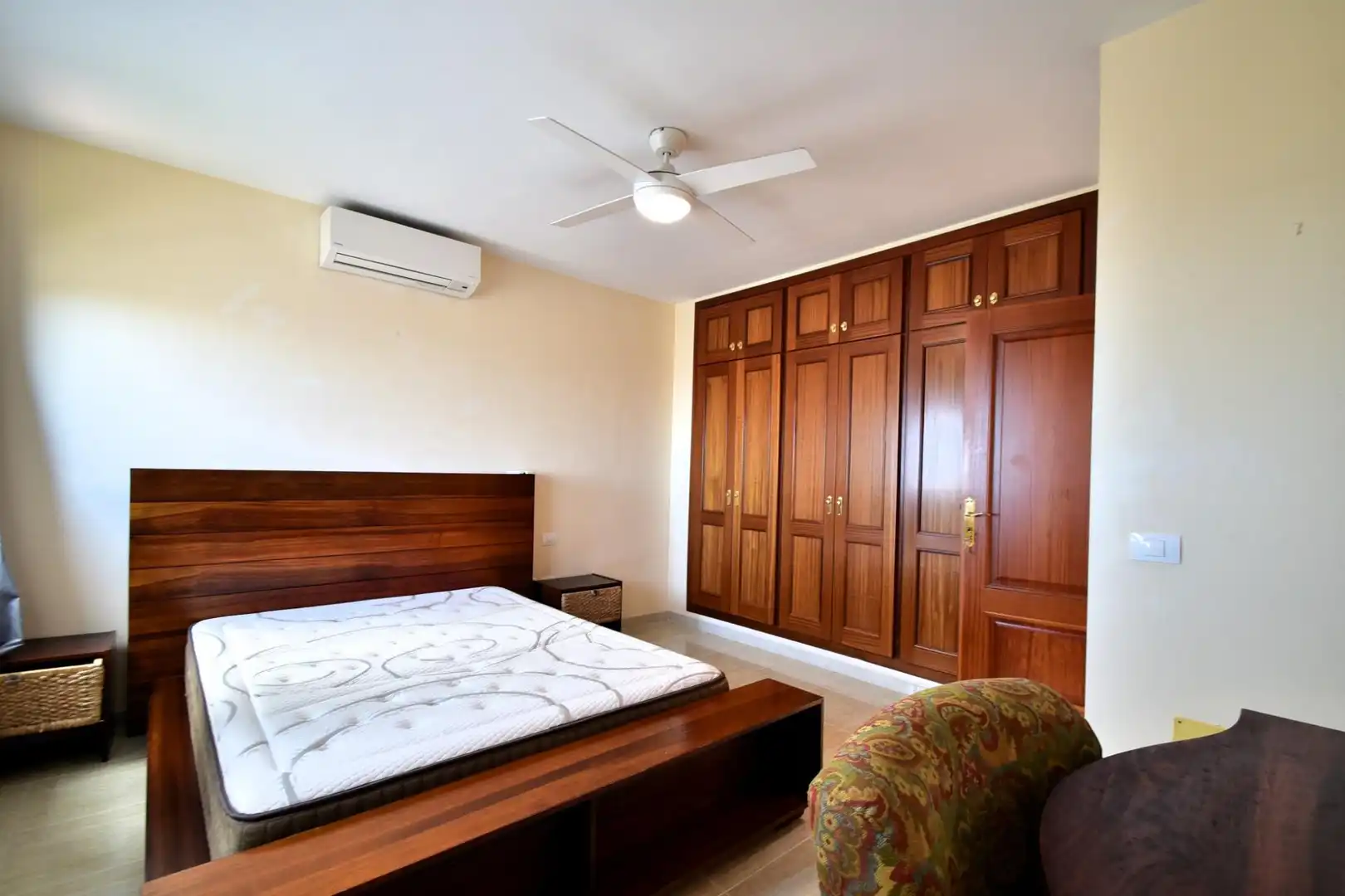 Habitación de Casa adosada de alquiler en San Cristóbal de la Laguna con Aire acondicionado, Calefacción y Jardín privado
