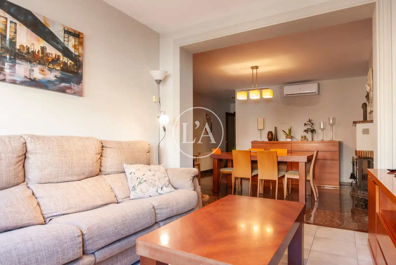 Sala d'estar de Casa adosada en venda en Vinyols i els Arcs amb Aire condicionat, Calefacció i Jardí privat