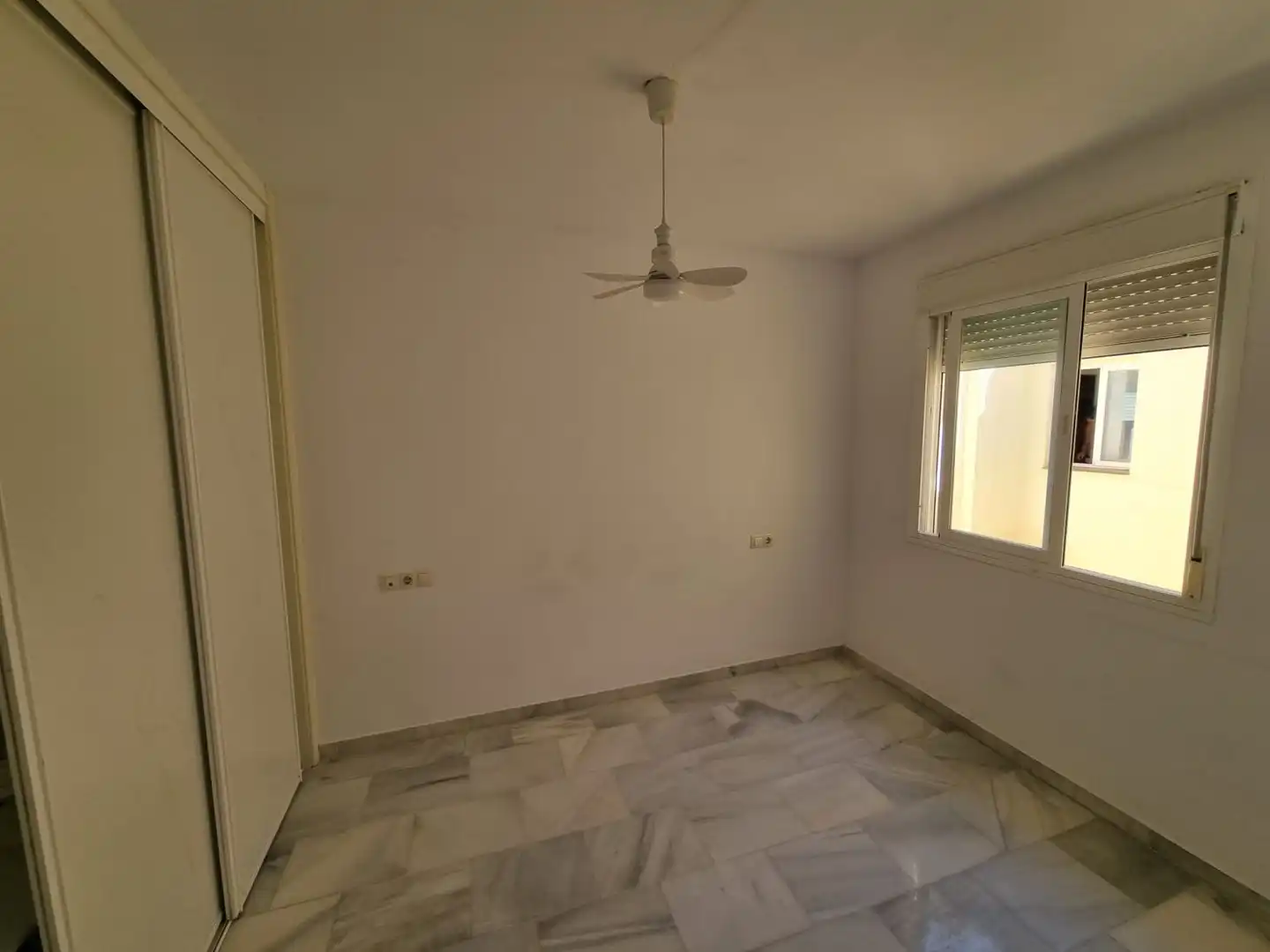 Piso en venta en Fuengirola con Terraza y Piscina comunitaria