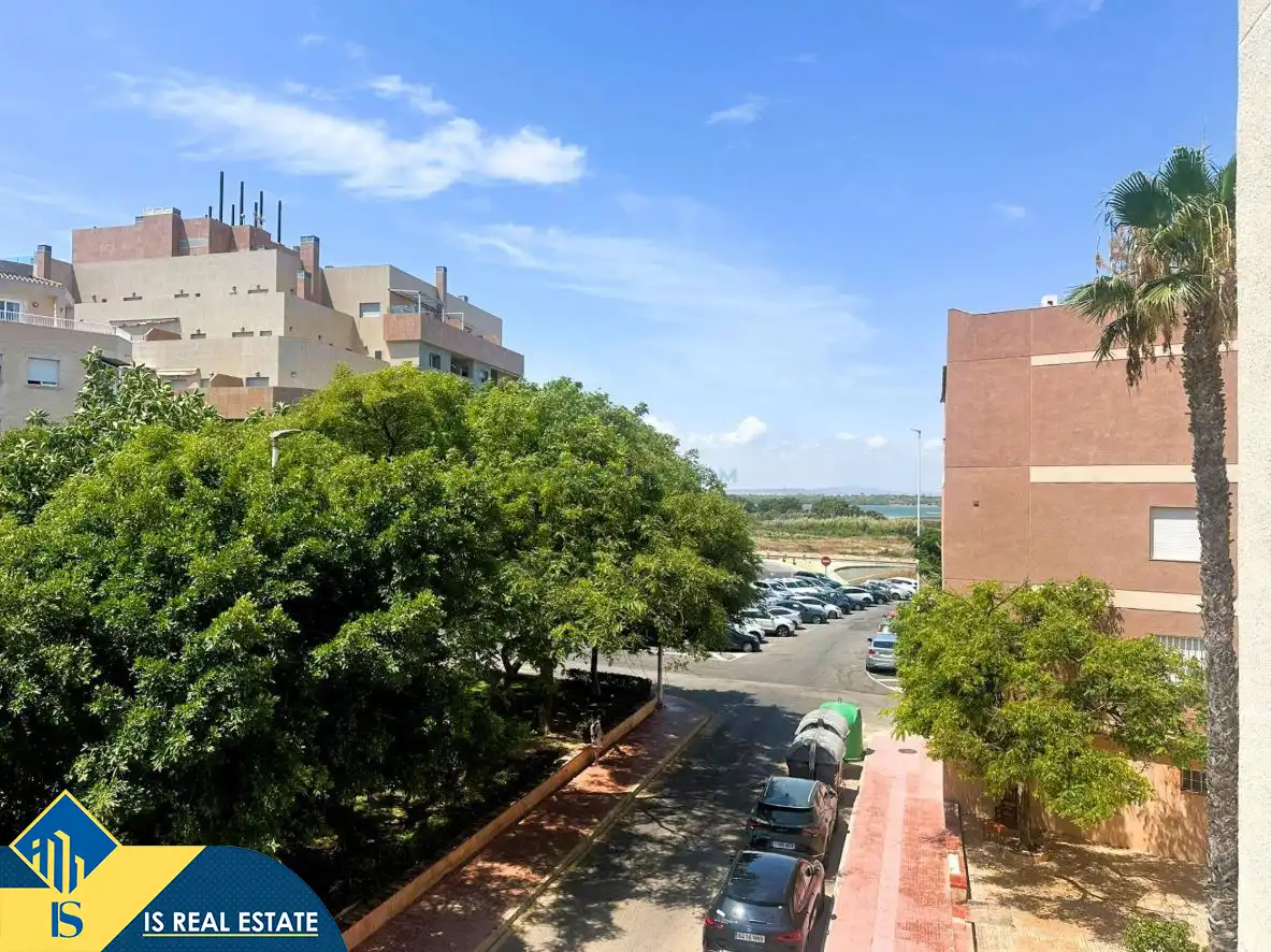 Vista exterior de Apartament en venda en Torrevieja amb Aire condicionat, Calefacció i Terrassa
