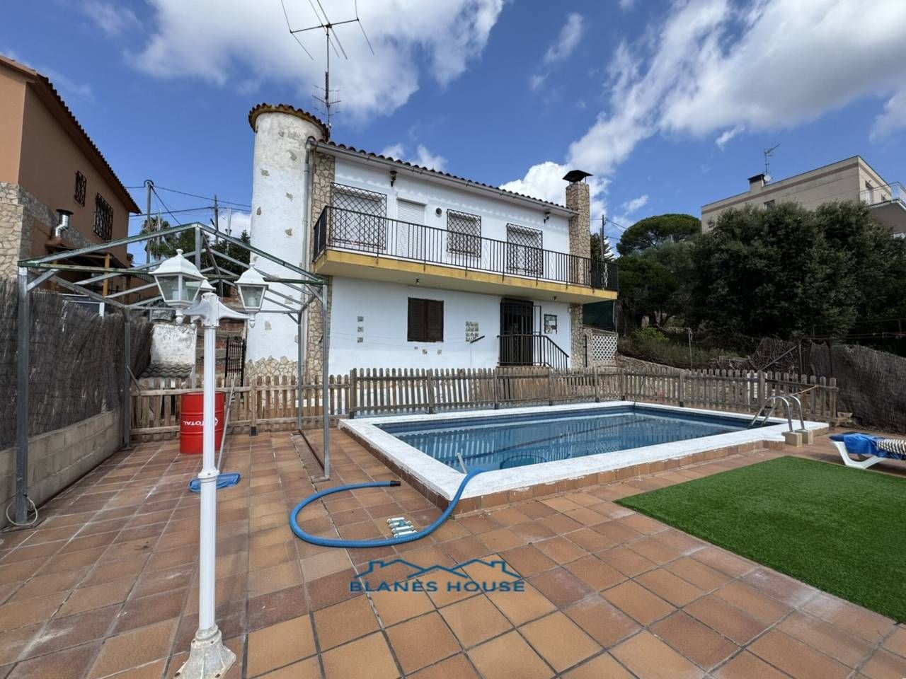 Vista exterior de Casa o xalet en venda en Tordera amb Calefacció, Jardí privat i Terrassa