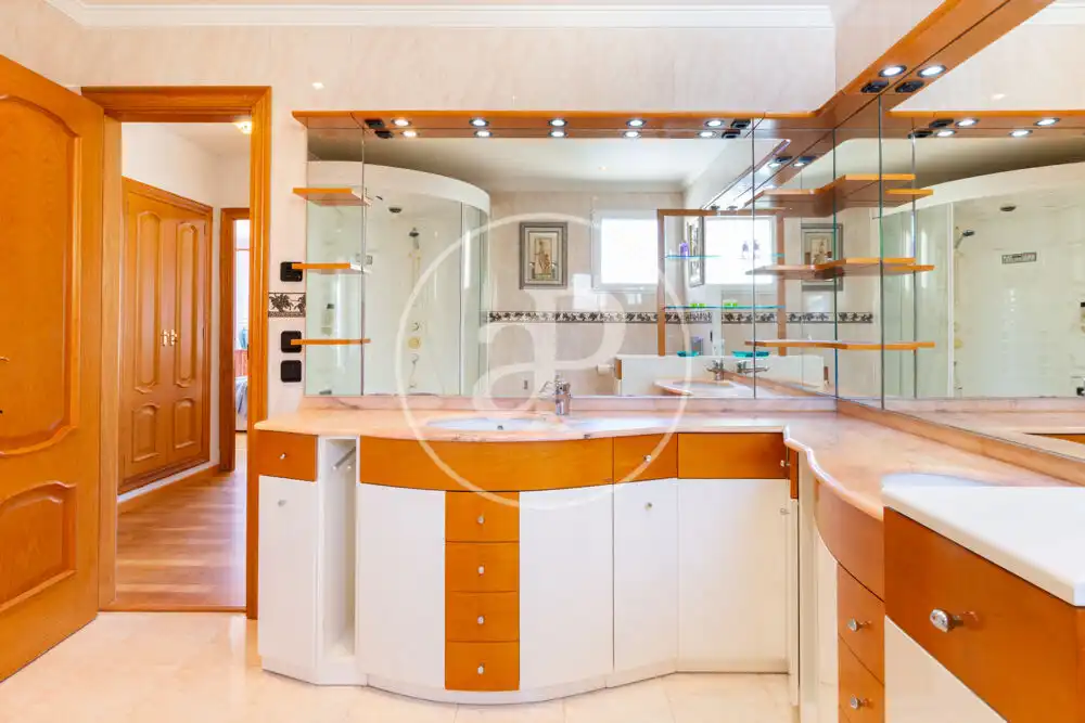 Baño de Casa o chalet de alquiler en La Pobla de Farnals con Aire acondicionado, Calefacción y Jardín privado