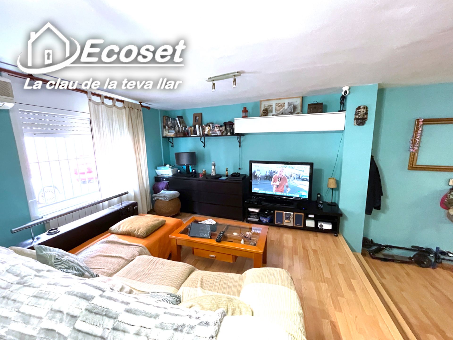 Sala d'estar de Loft en venda en Vallirana amb Aire condicionat, Calefacció i Parquet