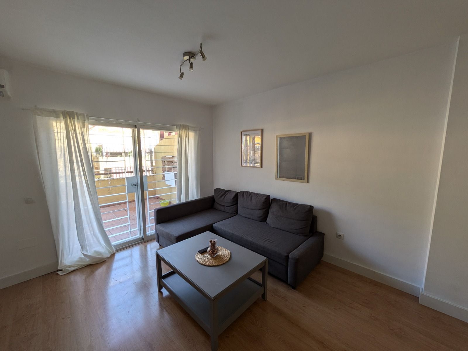 Living room of Flat for rent in Rincón de la Victoria  with Air Conditioner, Heating and Parquet flooring