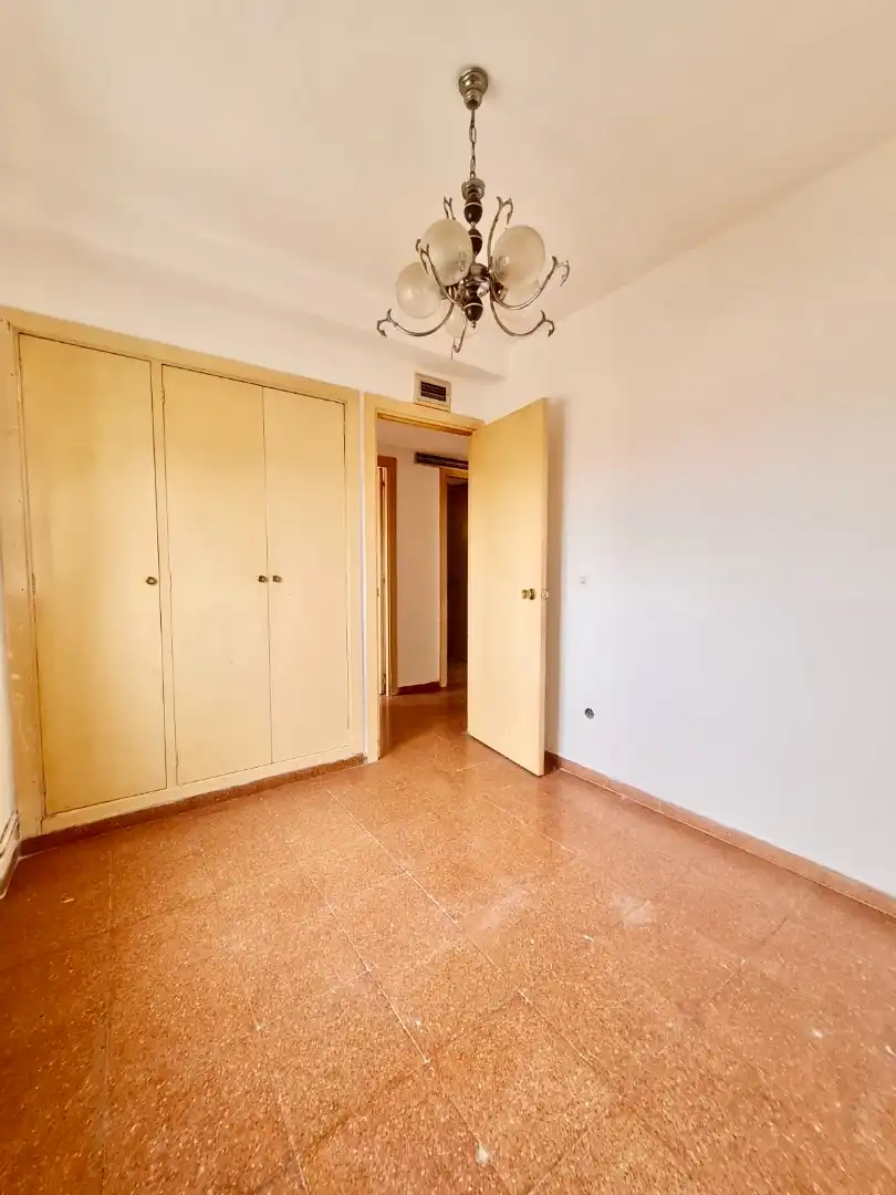 Pis en venda en Gijón  amb Jardí privat, Parquet i Traster