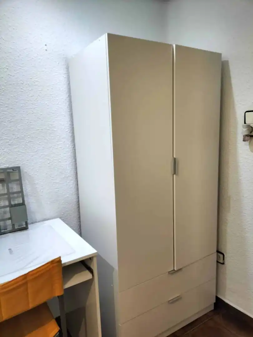 Bedroom of Flat for share in Camins al Grau