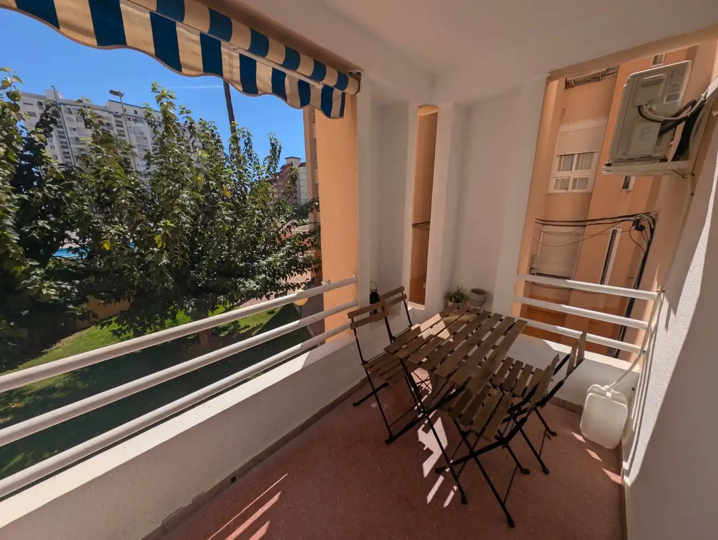 Appartement compact avec terrasse à louer à CONSTITUCIO DE LA, imagen 16