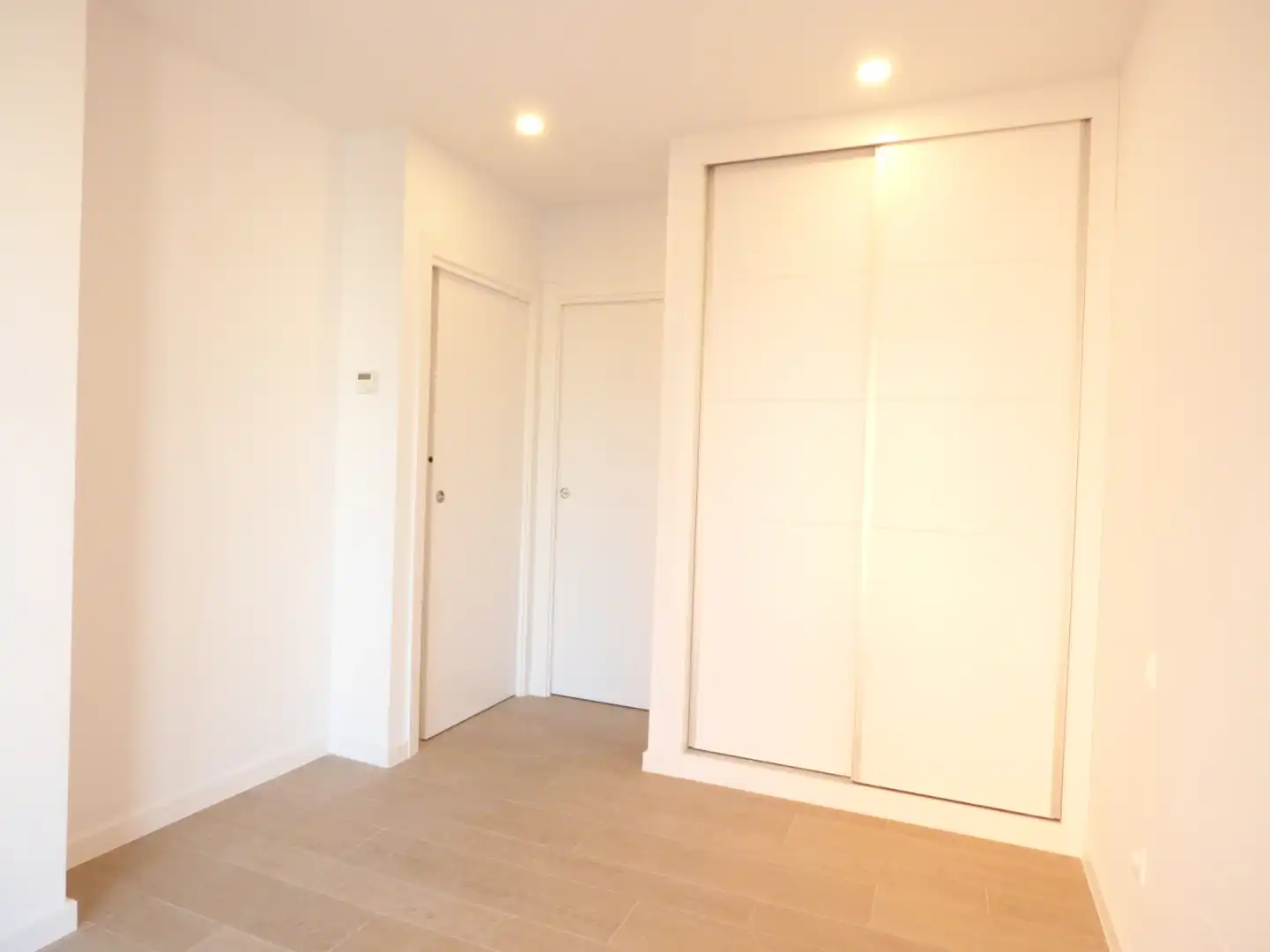 Bedroom of Flat for rent in Madrid  with Air Conditioner, Heating and Private garden