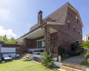 Jardí de Casa adosada en venda en Tiana amb Jardí privat
