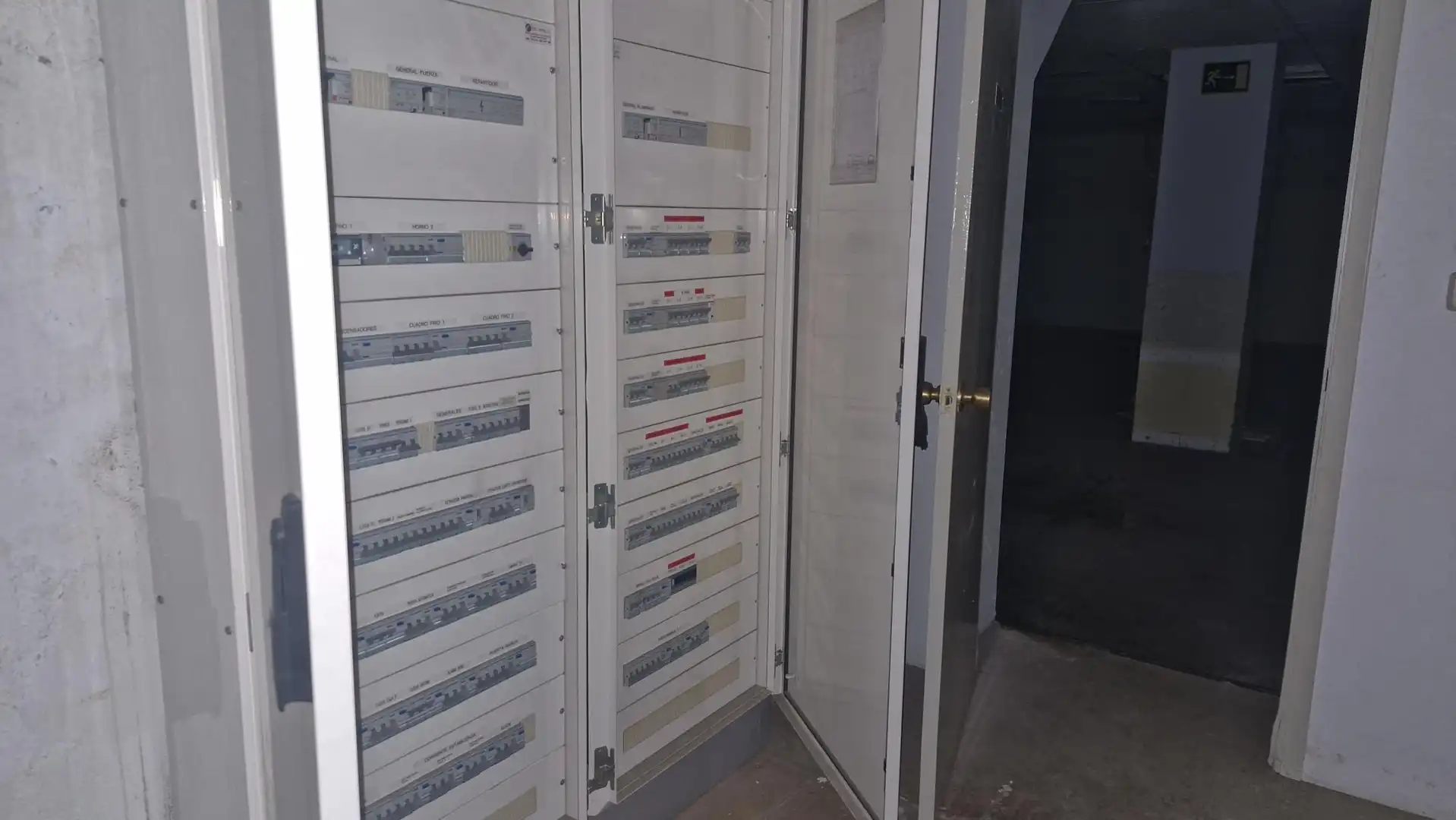 Local comercial en venta en C. de Rubalcava, 30, imagen 4