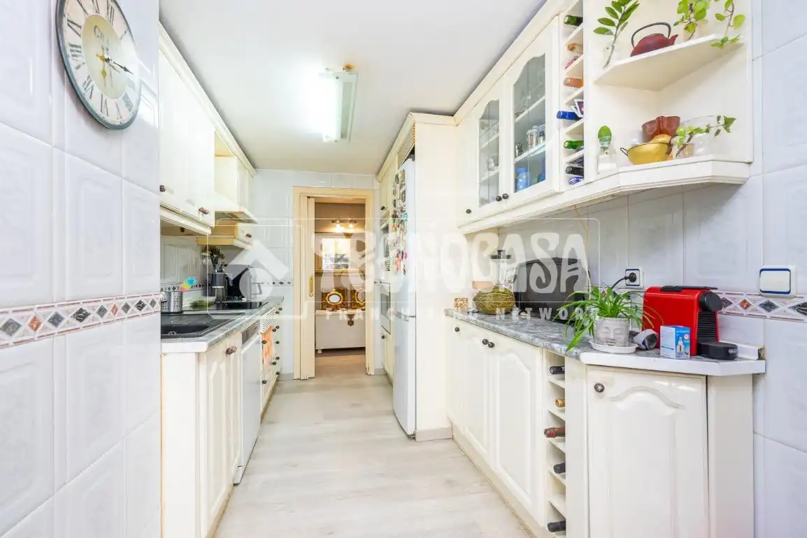Kitchen of Flat for sale in Coslada  with Heating and Storage room