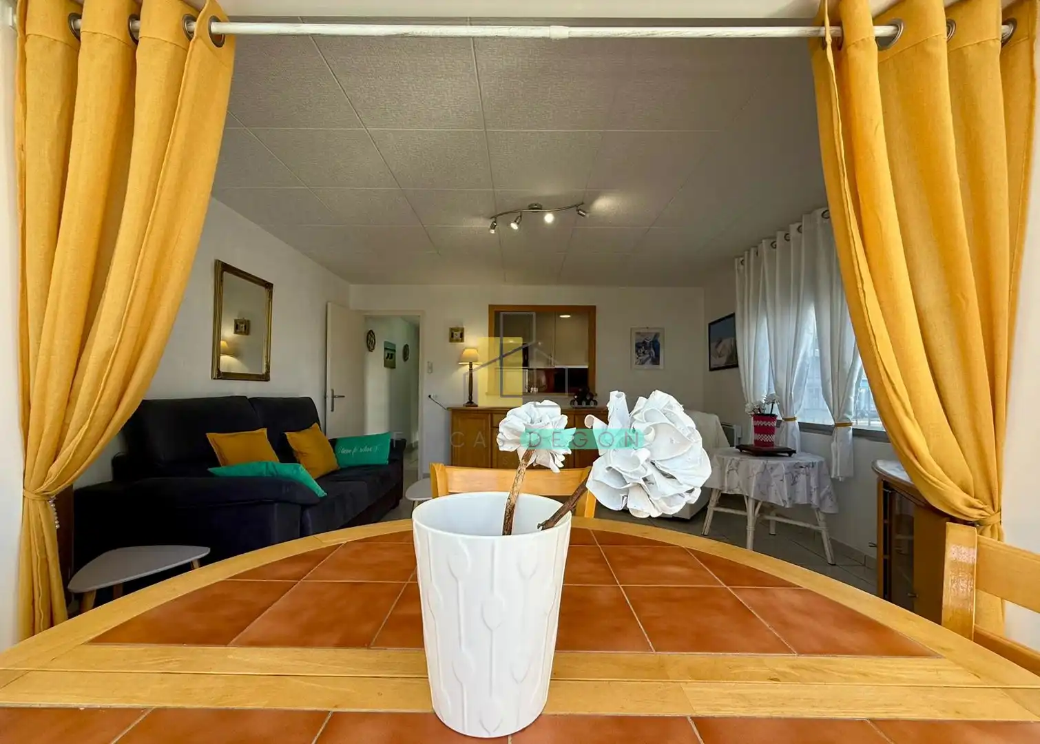 Wohnzimmer von Wohnungen zum Verkauf in Roses mit Heizung, Privatgarten und Möbliert