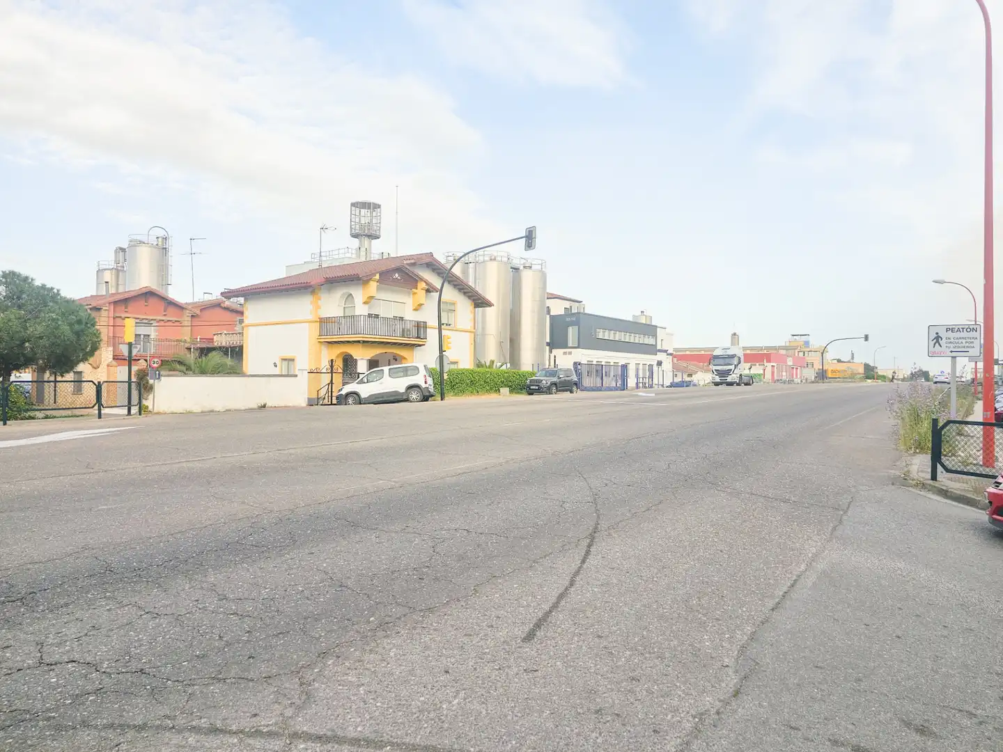 Außenansicht von Garage zum Verkauf in Utebo