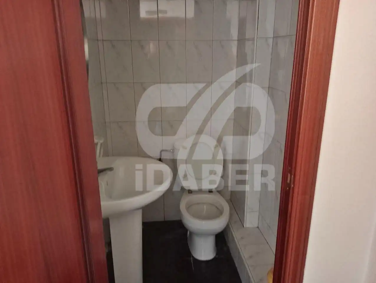 Badezimmer von Fabrikhallen zur Miete in Ugena, Toledo
